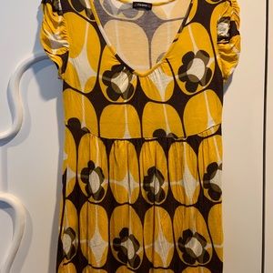 Retro look yellow top